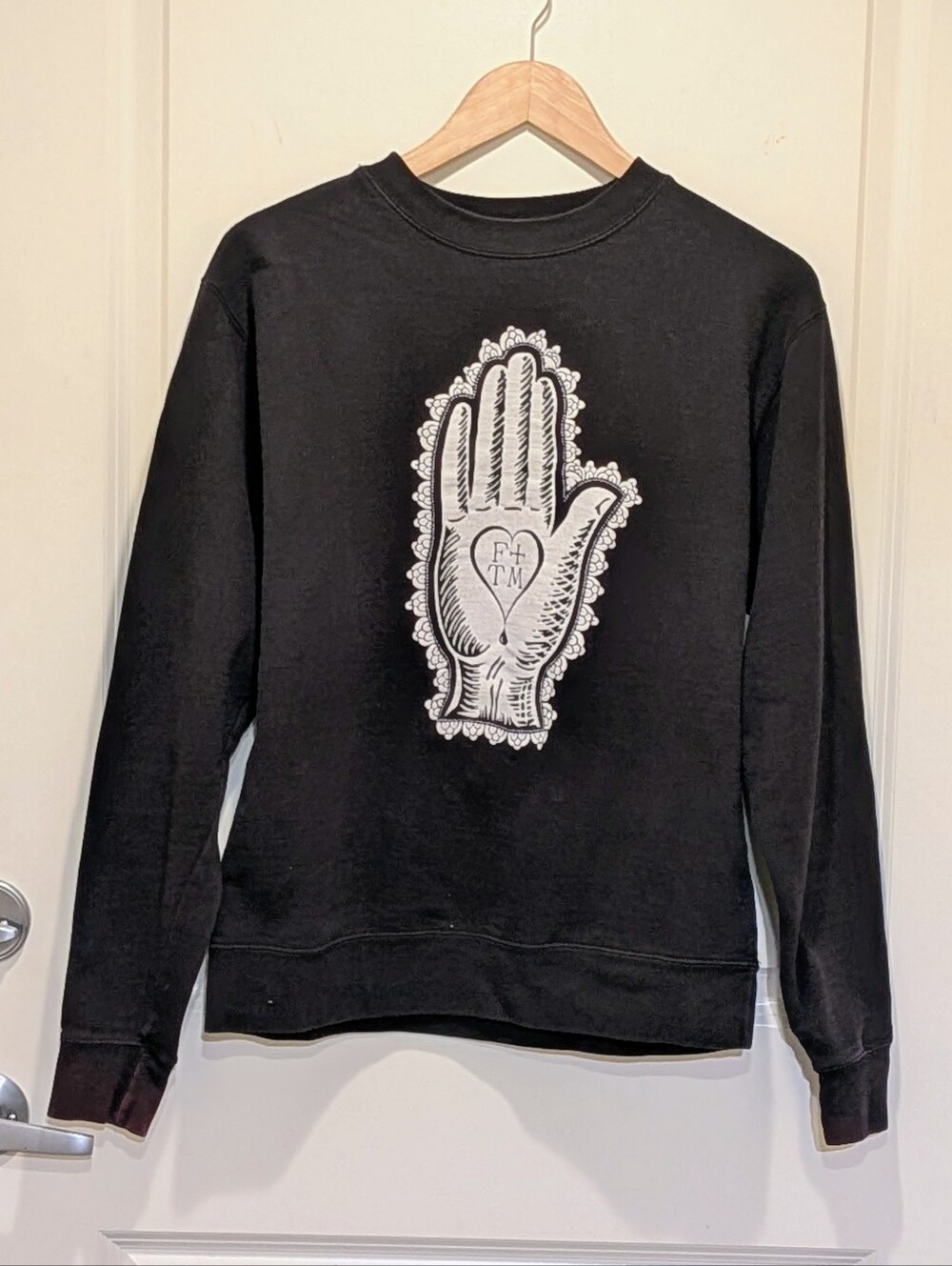 GUC Florence and the Machine S Black Mystical Hand Sweatshirt